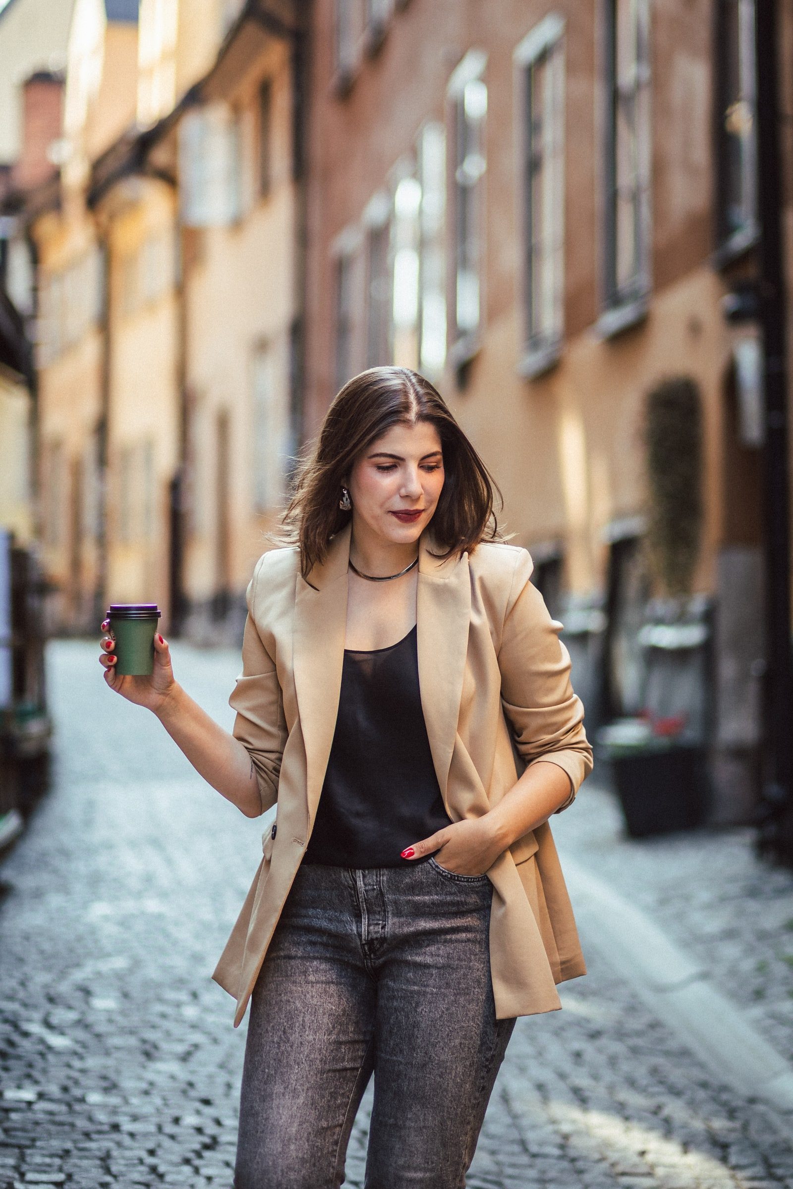 Writer walking through the city during a personal branding session.